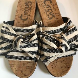 Circus by Sam Edelman Bow Slides